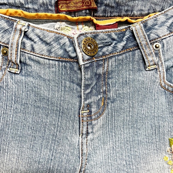 Zana Di Womens 90s Y2K Floral Embroidered Rhinestone Low Rise Flare Jean Size 9 - Picture 4 of 15